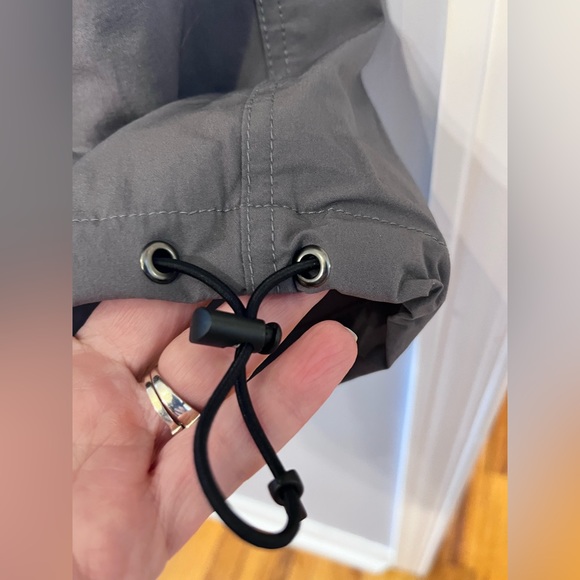 NWOT Grey capris size 30 - Picture 5 of 7